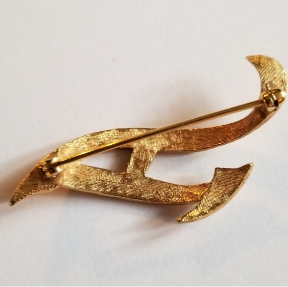 Vintage letter A brooch textured gold tone pin initial alphabet - Picture 7 of 8